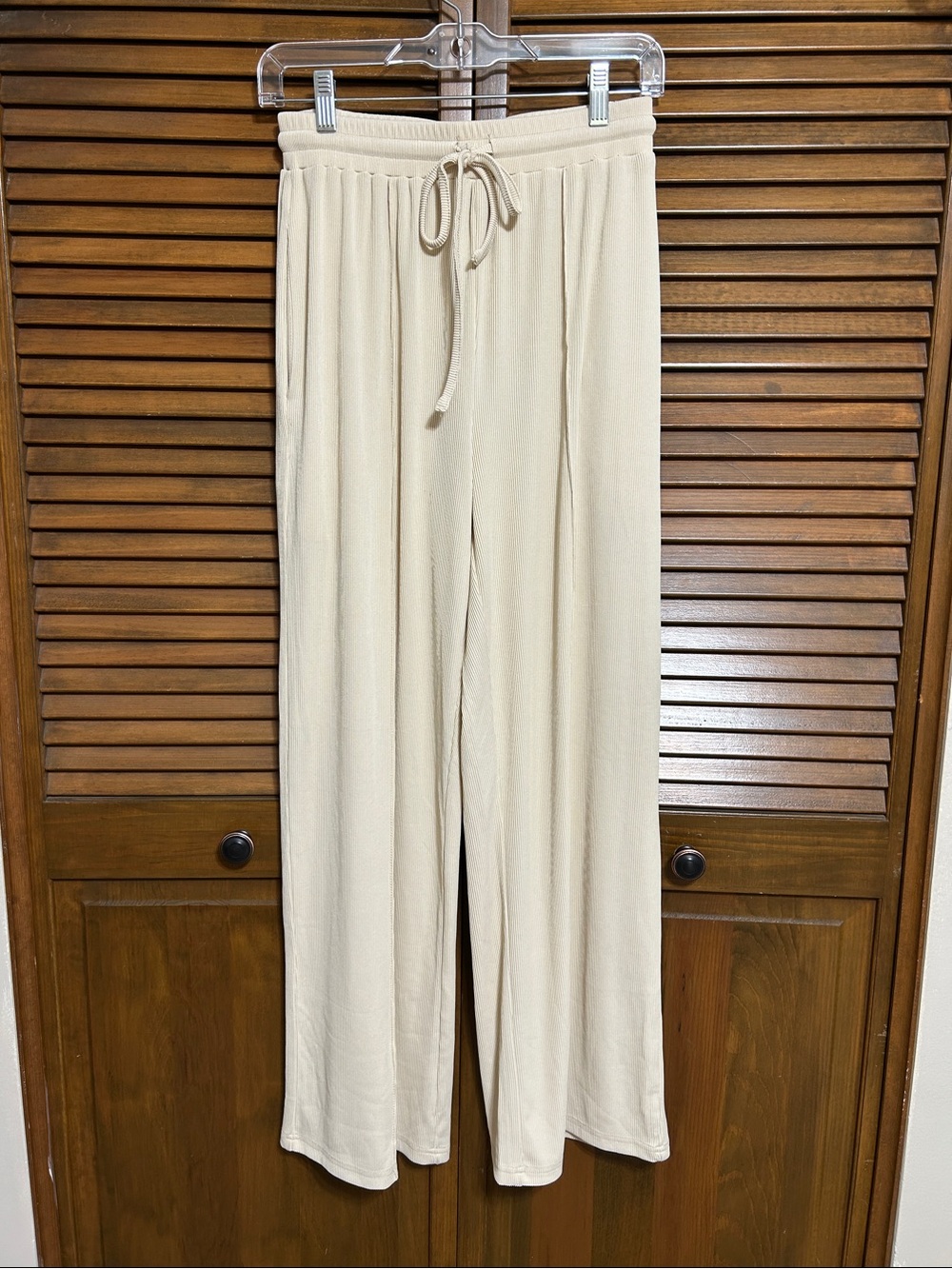 NWOT High Waisted Wide Loose Leg Pull-on Cream Color Pants Size S